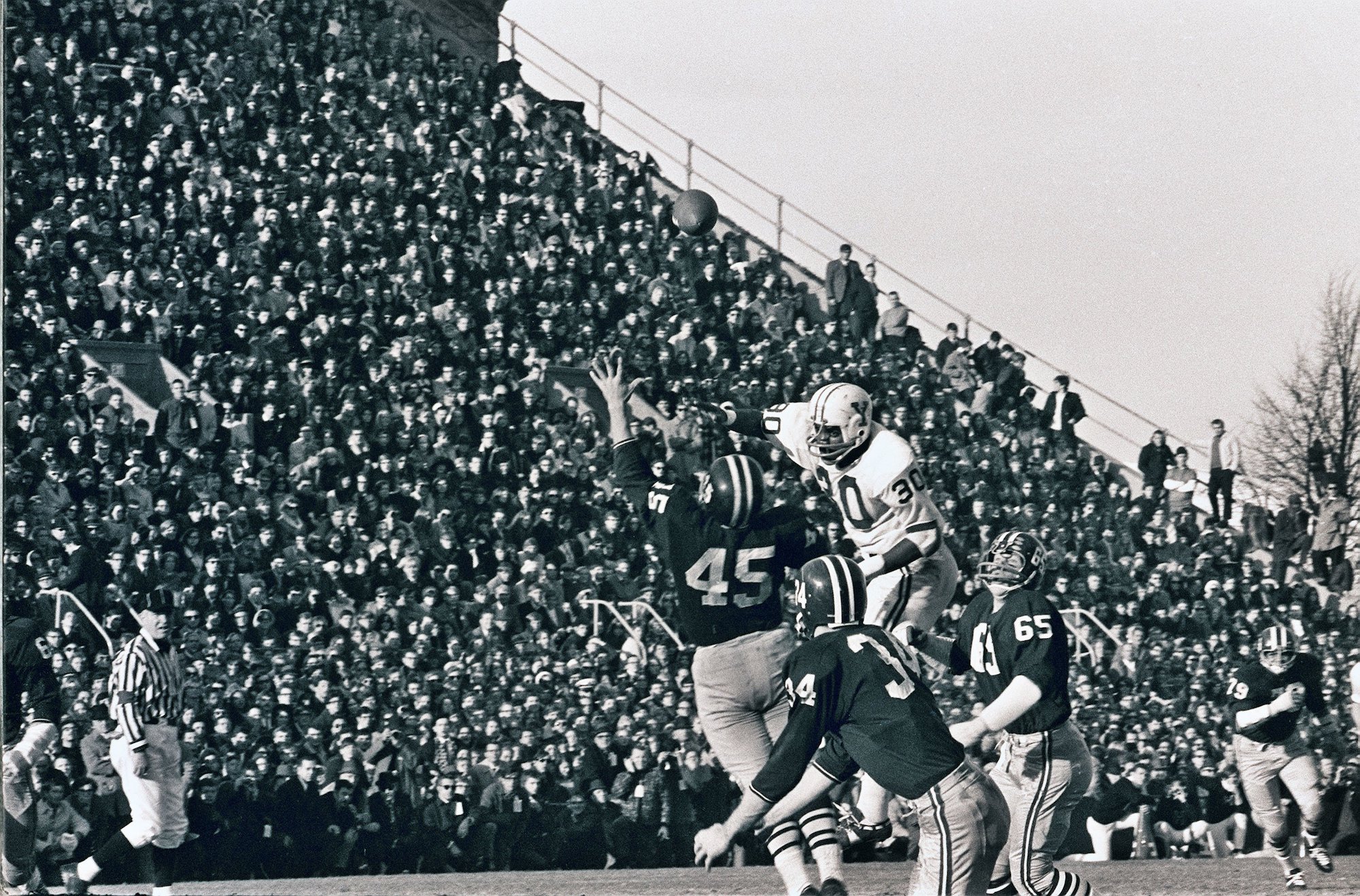 Harvard Beats Yale 29-29