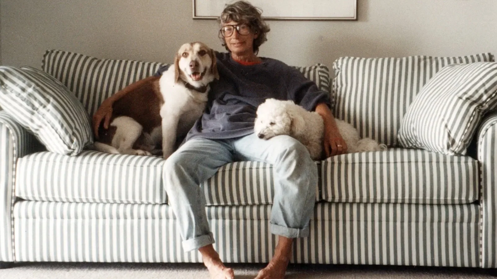 Mary Oliver: Saved by the Beauty of the World Mary Oliver: Saved by the Beauty of the World